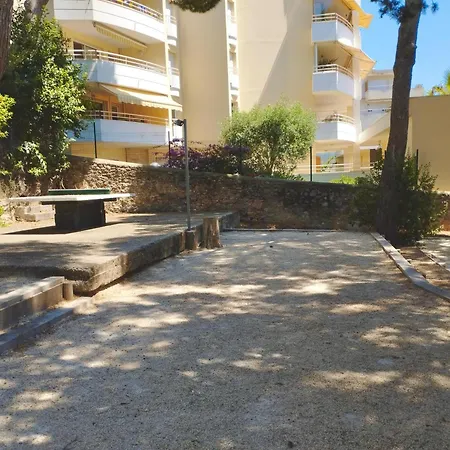 De La Pinede A La - Climatise Apartment *